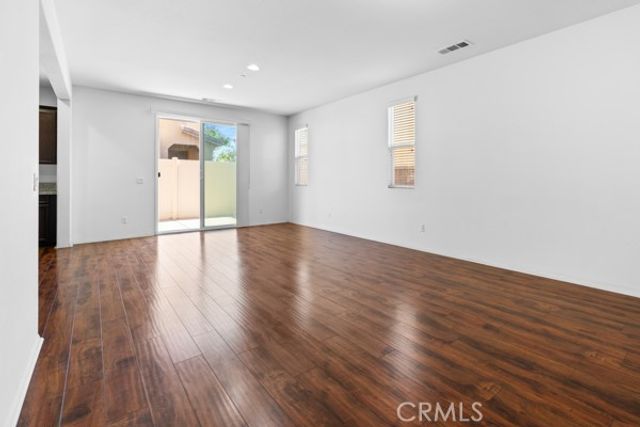 7076 Luminaire Court, Eastvale, CA 92880