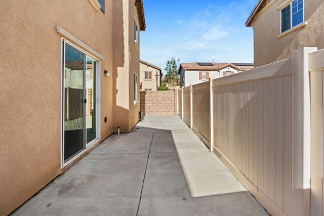 7076 Luminaire Court, Eastvale, CA 92880