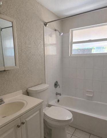 2121 33RD STREET, Sarasota, FL 34234