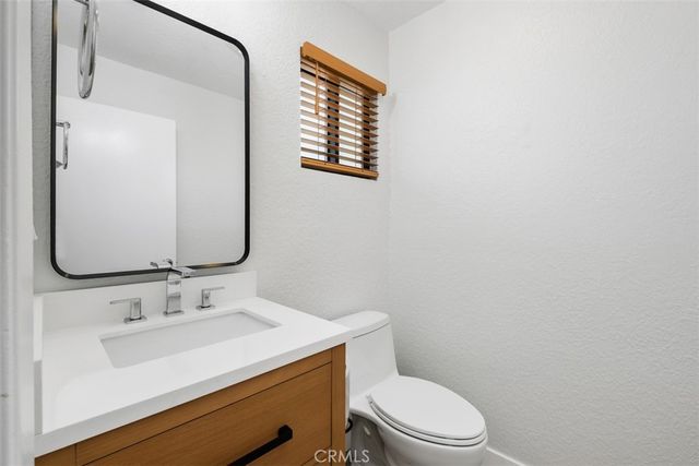255 Palmer Street, Costa Mesa, CA 92627