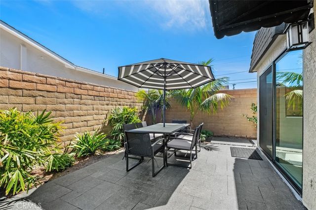 255 Palmer Street, Costa Mesa, CA 92627