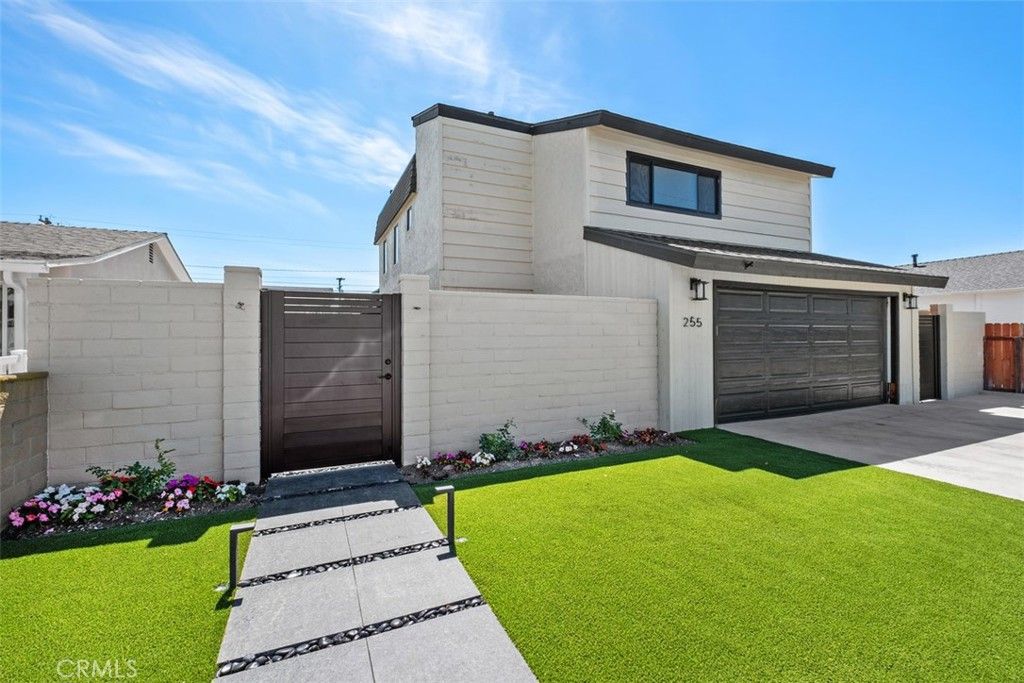 255 Palmer Street, Costa Mesa, CA 92627