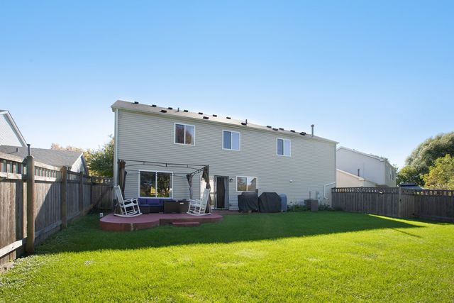 123 Eisenhower Drive, Oswego, IL 60543
