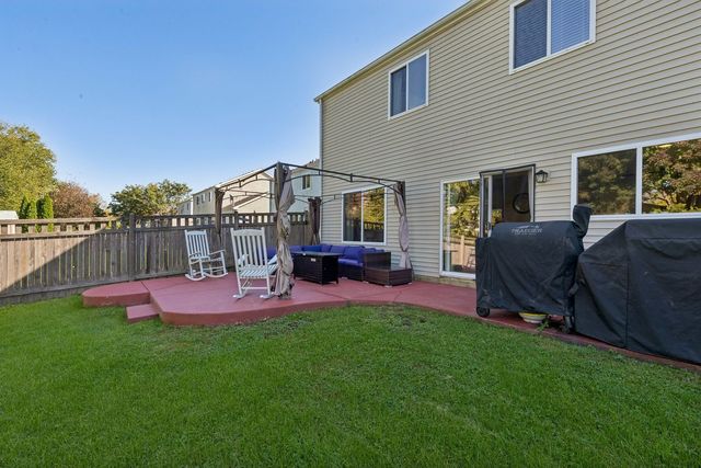 123 Eisenhower Drive, Oswego, IL 60543