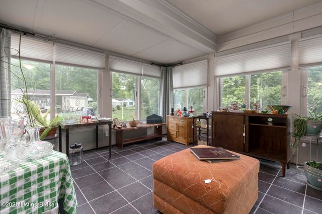 3808 Gaywood Dr, Louisville, KY 40272