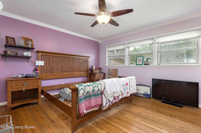 3808 Gaywood Dr, Louisville, KY 40272