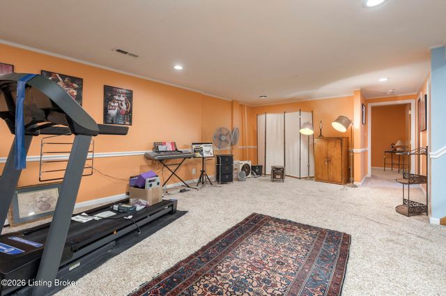 3808 Gaywood Dr, Louisville, KY 40272