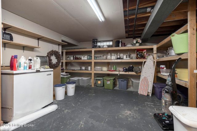 3808 Gaywood Dr, Louisville, KY 40272