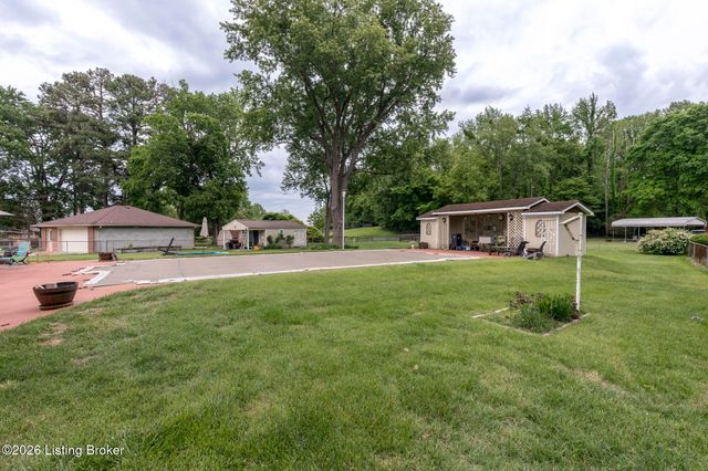 3808 Gaywood Dr, Louisville, KY 40272