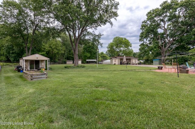 3808 Gaywood Dr, Louisville, KY 40272