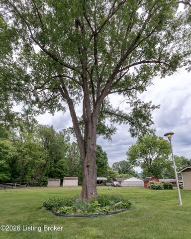 3808 Gaywood Dr, Louisville, KY 40272