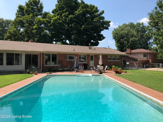 3808 Gaywood Dr, Louisville, KY 40272