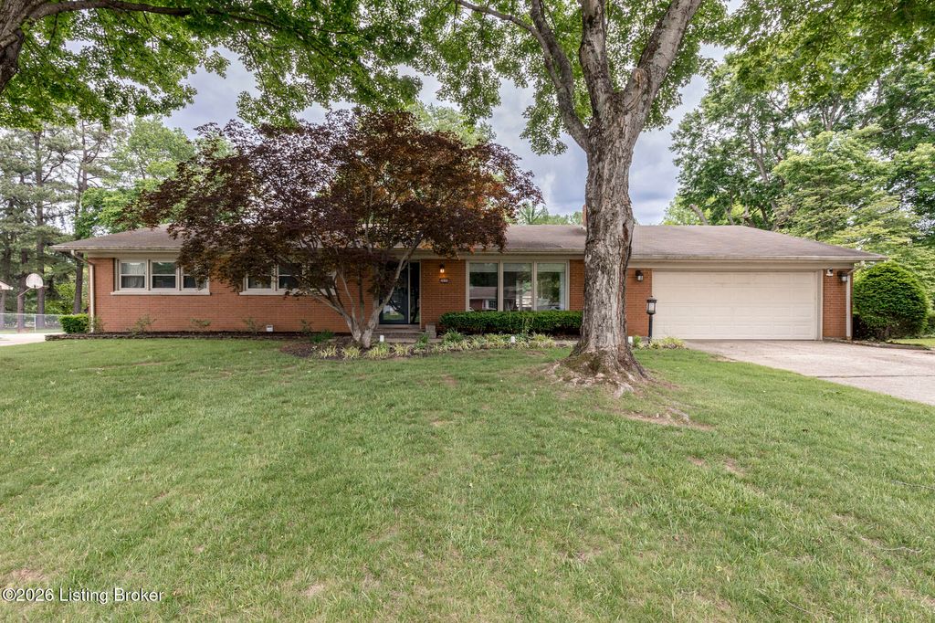 3808 Gaywood Dr, Louisville, KY 40272