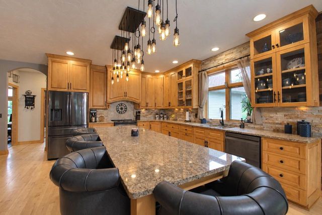 W9795 STONE CREST DRIVE, Hortonville, WI 54944
