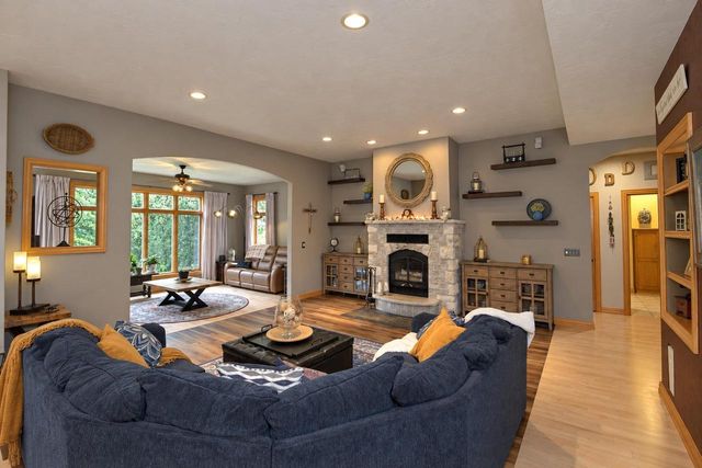 W9795 STONE CREST DRIVE, Hortonville, WI 54944