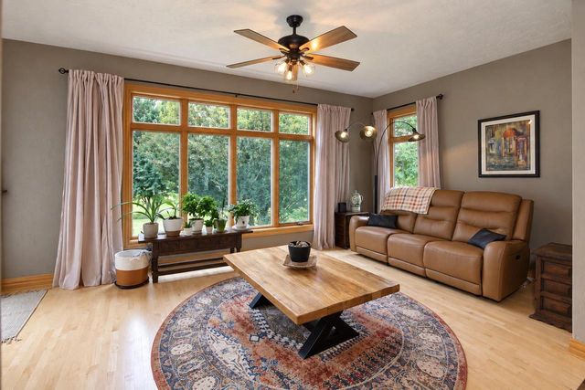 W9795 STONE CREST DRIVE, Hortonville, WI 54944