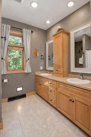 W9795 STONE CREST DRIVE, Hortonville, WI 54944