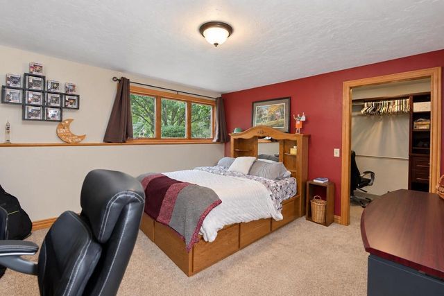 W9795 STONE CREST DRIVE, Hortonville, WI 54944
