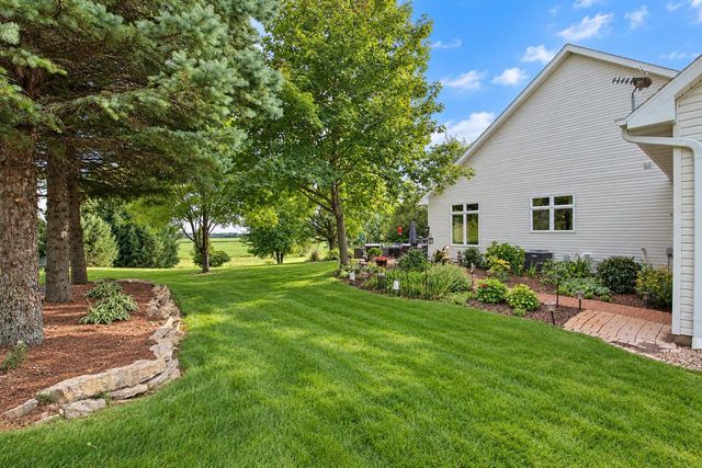 W9795 STONE CREST DRIVE, Hortonville, WI 54944