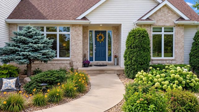 W9795 STONE CREST DRIVE, Hortonville, WI 54944