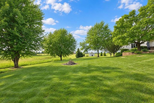 W9795 STONE CREST DRIVE, Hortonville, WI 54944