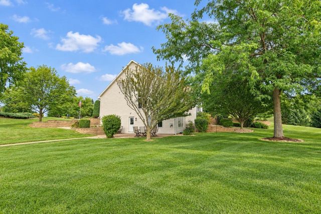 W9795 STONE CREST DRIVE, Hortonville, WI 54944