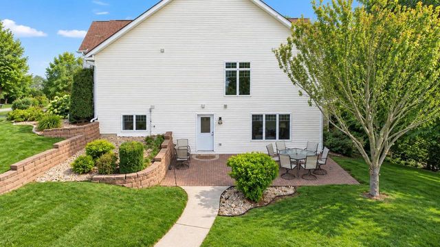 W9795 STONE CREST DRIVE, Hortonville, WI 54944