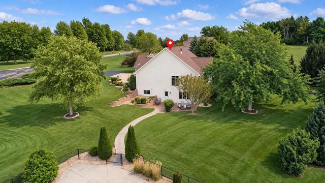 W9795 STONE CREST DRIVE, Hortonville, WI 54944