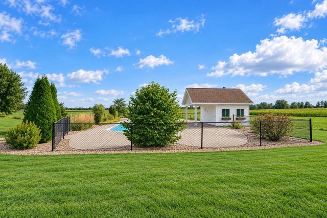 W9795 STONE CREST DRIVE, Hortonville, WI 54944