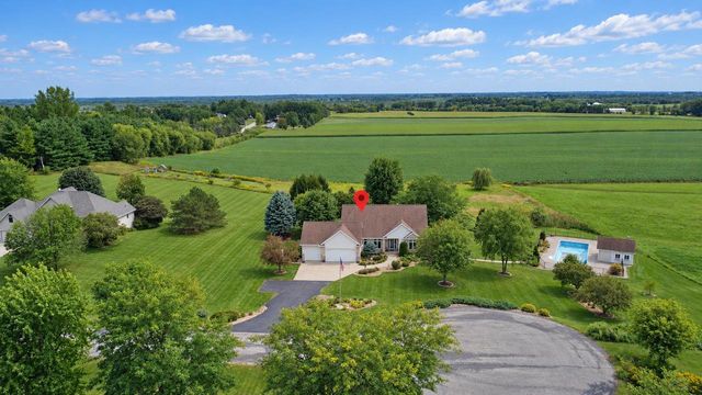 W9795 STONE CREST DRIVE, Hortonville, WI 54944
