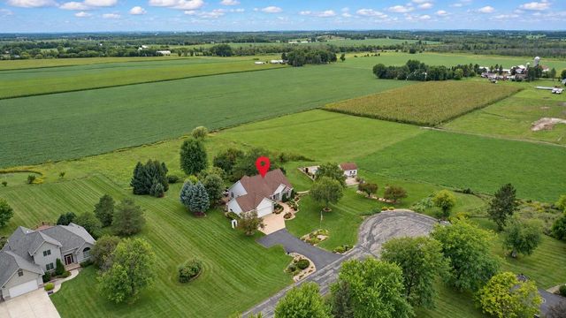 W9795 STONE CREST DRIVE, Hortonville, WI 54944
