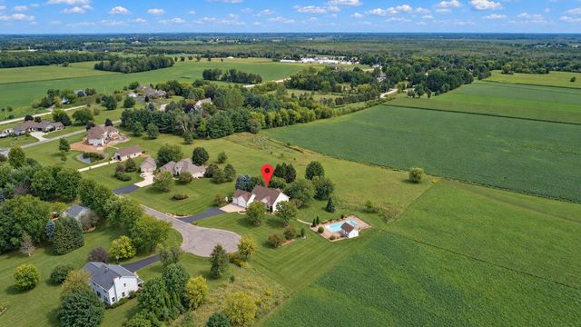 W9795 STONE CREST DRIVE, Hortonville, WI 54944