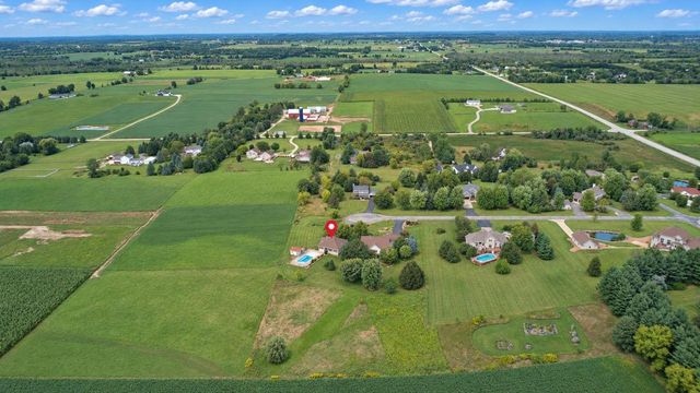 W9795 STONE CREST DRIVE, Hortonville, WI 54944