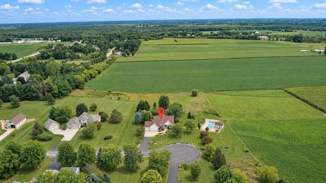 W9795 STONE CREST DRIVE, Hortonville, WI 54944
