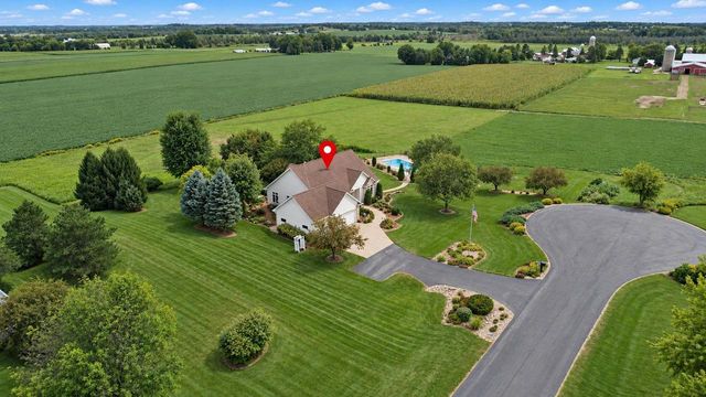 W9795 STONE CREST DRIVE, Hortonville, WI 54944