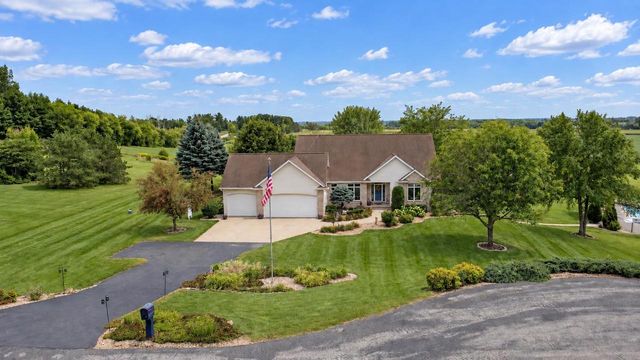 W9795 STONE CREST DRIVE, Hortonville, WI 54944