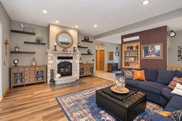 W9795 STONE CREST DRIVE, Hortonville, WI 54944