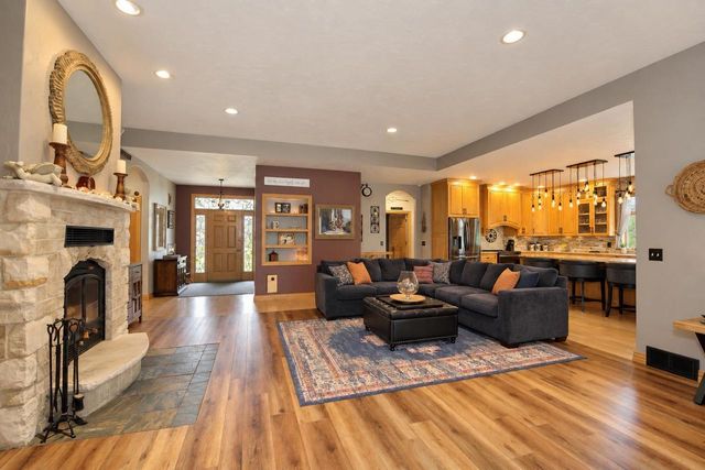 W9795 STONE CREST DRIVE, Hortonville, WI 54944