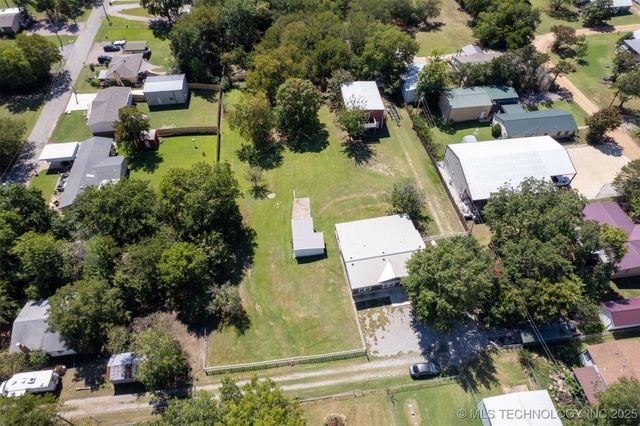 8905 Rock Road, Kingston, OK 73439