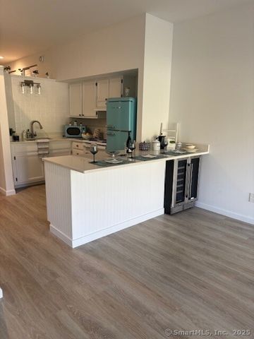 16 Pine Orchard Road APT 9, Branford, CT 06405