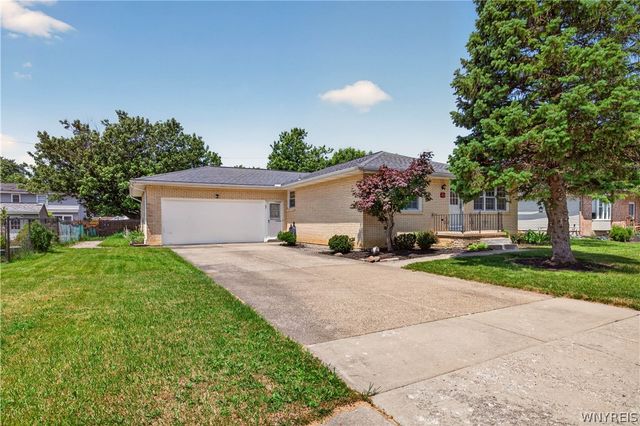27 Cheryl Road, West Seneca, NY 14224