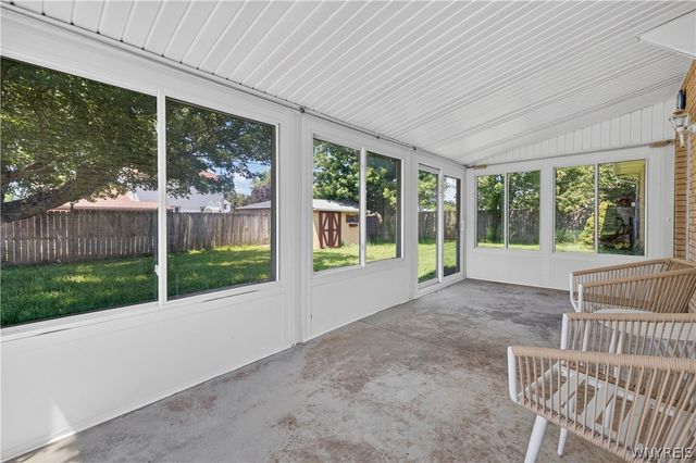 27 Cheryl Road, West Seneca, NY 14224