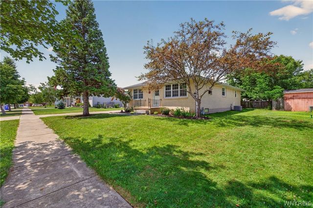 27 Cheryl Road, West Seneca, NY 14224