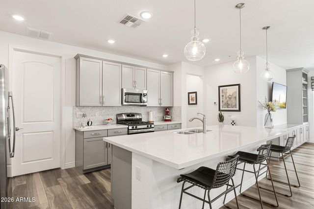 5100 E RANCHO PALOMA Drive 2066, Cave Creek, AZ 85331