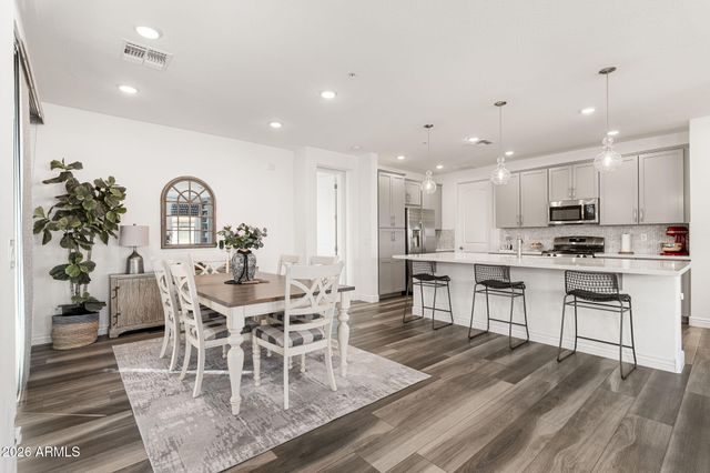 5100 E RANCHO PALOMA Drive 2066, Cave Creek, AZ 85331