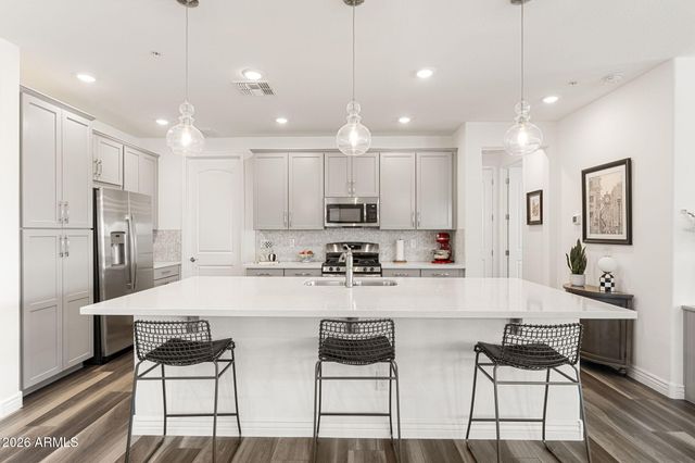 5100 E RANCHO PALOMA Drive 2066, Cave Creek, AZ 85331