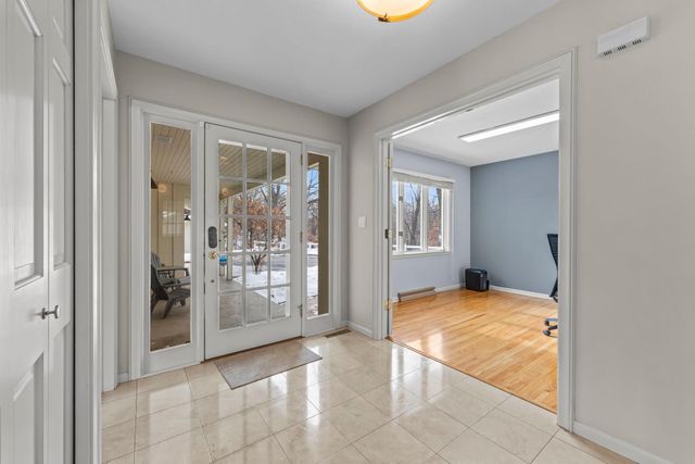 21 N Oaks Road, North Oaks, MN 55127