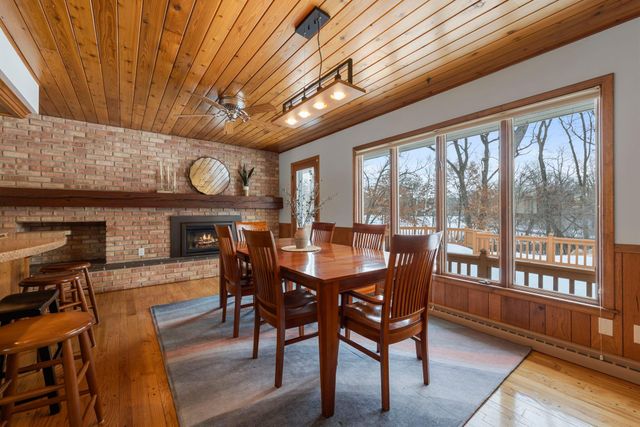 21 N Oaks Road, North Oaks, MN 55127