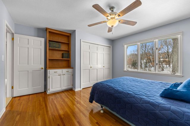 21 N Oaks Road, North Oaks, MN 55127