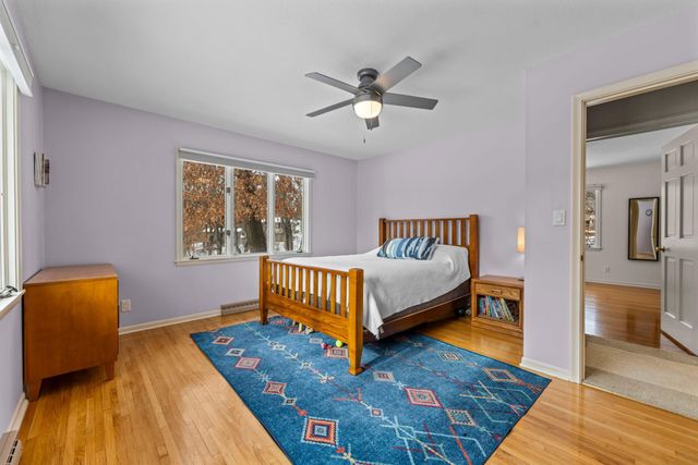 21 N Oaks Road, North Oaks, MN 55127